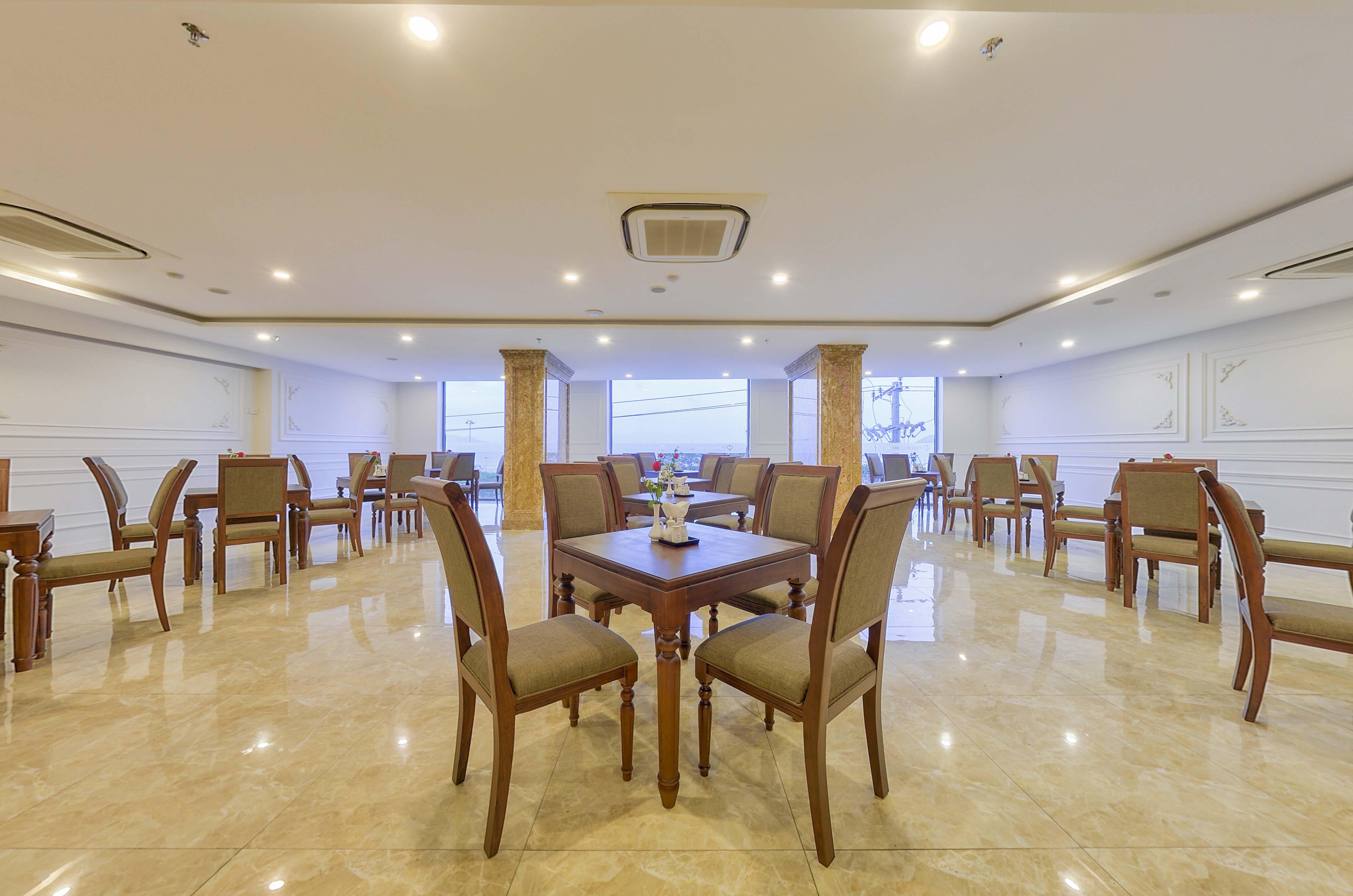 Hotel Imperial Nha Trang Esterno foto