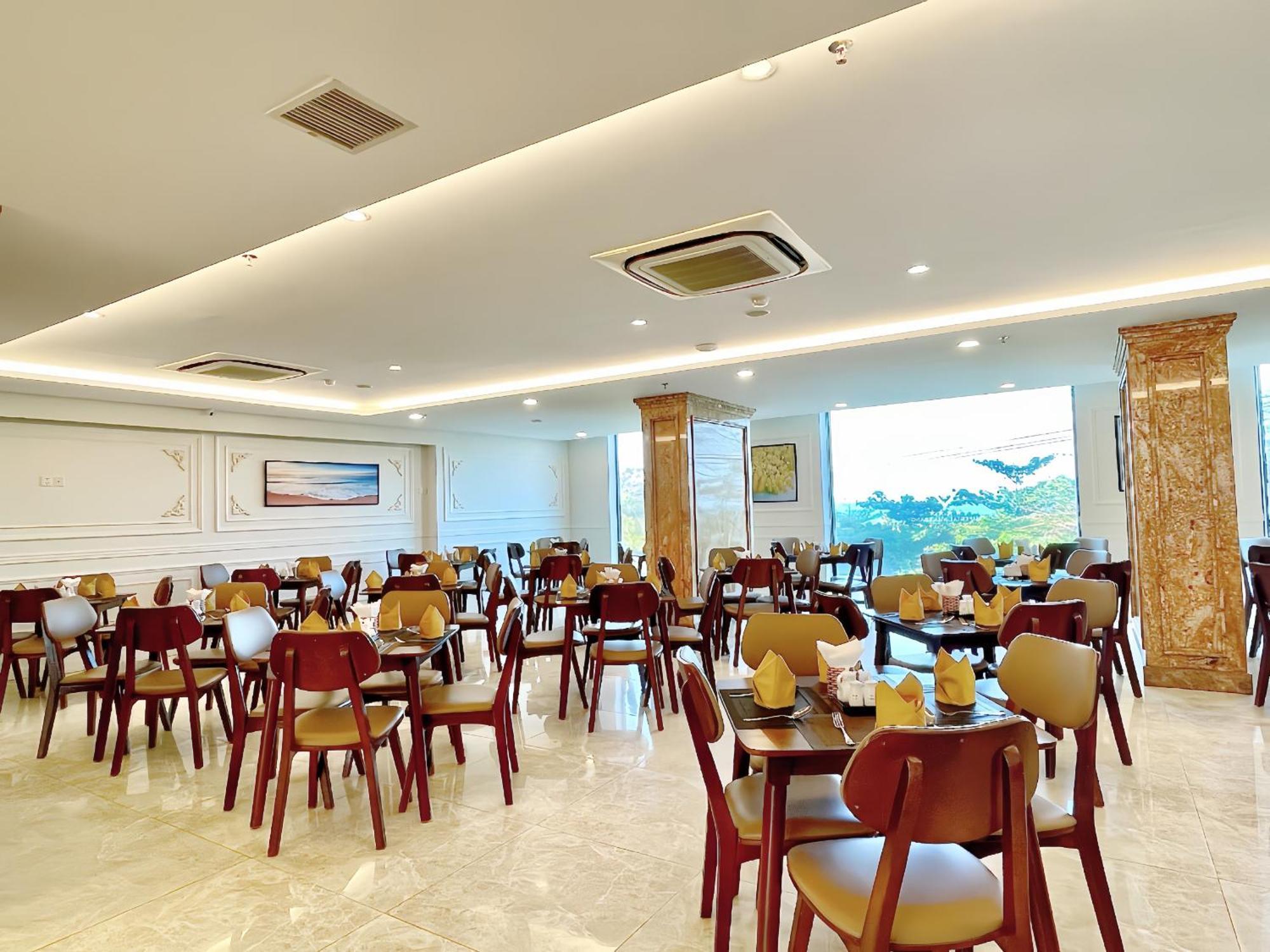 Hotel Imperial Nha Trang Esterno foto