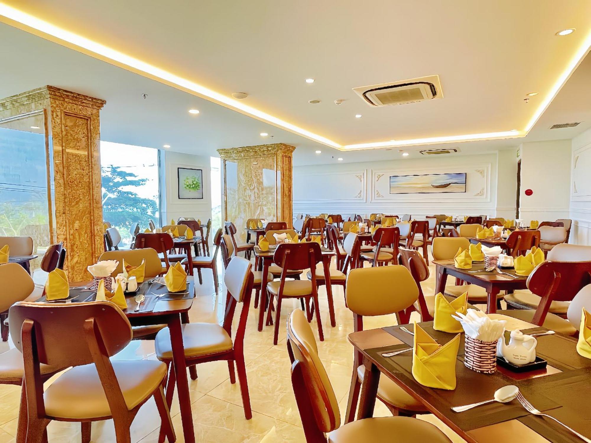 Hotel Imperial Nha Trang Esterno foto